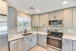 Pet-Friendly South Kingstown Home Near Beaches - 2