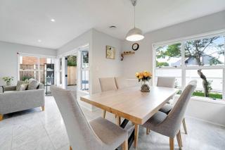 Remuera 3BR Elegance Home with Outdoor Living - 8