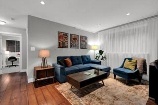 Kings Cottage 2BR Suite in North Van - 0