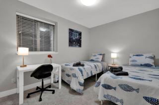 Kings Cottage 2BR Suite in North Van - 6