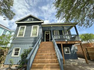 Sunny Shores - Close to beach, downtown and attractions - 0