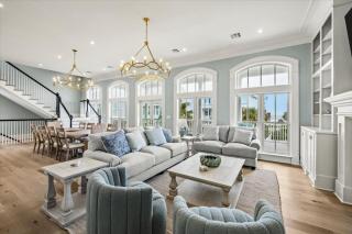Spacious home with incredible ocean views - 9