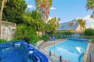 Forrest Hill Oasis with Pool, Spa and BBQ - 0