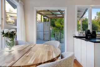 Forrest Hill Oasis with Pool, Spa and BBQ - 2