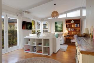Forrest Hill Oasis with Pool, Spa and BBQ - 1