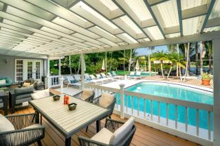 Waterfront Pickleball, Hot Tb, Cinema, Sauna, Pool - 3