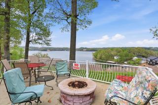 Lake Ozark Getaway with Fire Pit & Flat Lot - 9