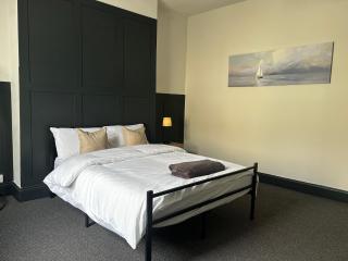 PLYMOUTH BASE Corporate, Contractor & Holiday stays - 0