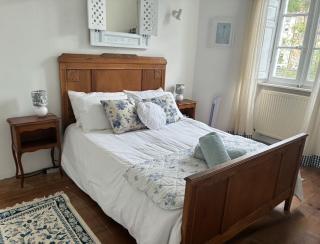 Riverside 4 bed house full of character and charm - 9