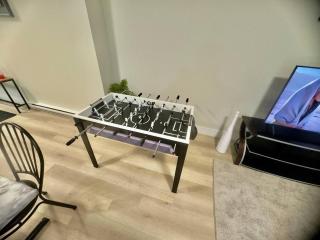 Airport Getaway 4 min to Moncton Airport, Free Parking and super fast WIFI - 2
