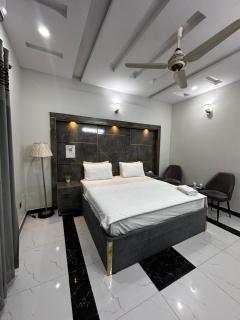 Radiant Guest House - 0