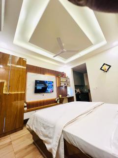 Gr Noida Stay & BNB - 7