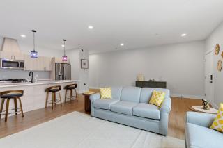 Brand New Penthouse Escape 3BR 2 Bath Beach Badges, 2 car Parking, EV Charger, Elevator - 8