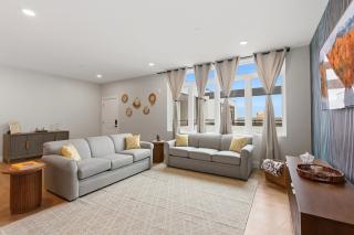 Brand New Penthouse Escape 3BR 2 Bath Beach Badges, 2 car Parking, EV Charger, Elevator - 4