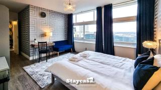 Modern City Centre Apt Stunning 18th Floor View - 8