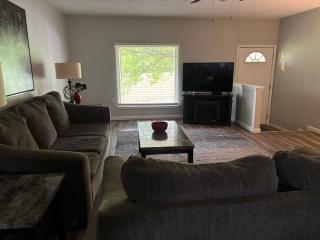 Country home Near Purdue sleeps 6 - 7