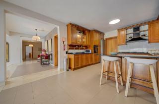 Private with pool and Amazing Views ! - 4