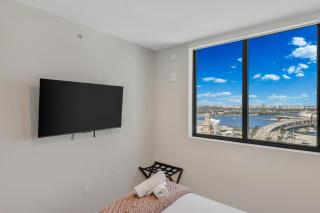 Luxury High-Rise Stay in Downtown Miami - 4