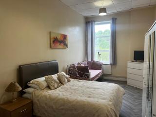 The Llanhilleth Hotel - 3