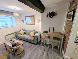 Cosy Riverside Apartment - Woodsmill Quay FREE PARKING - 5