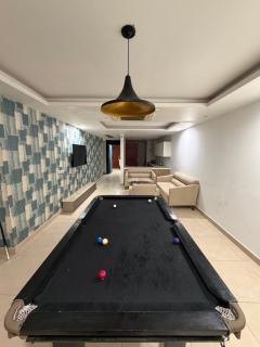 Two Bed w snooker table Golf crest mall top floot - 8