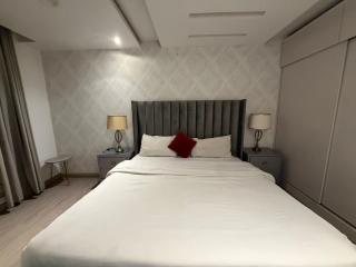 Two Bed w snooker table Golf crest mall top floot - 7