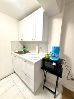 The Marlyn Monroe up to 4 persons studio in heart of downtown Montreal near subway - 5