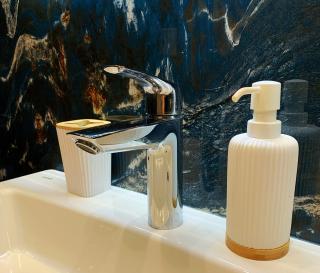 Sea Breeze Rooms - 8