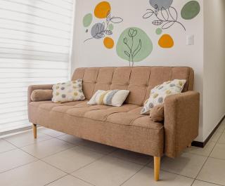 Luxury 3 Bedroom Apartments - King Bed - Pool - Gym & Free Parking - 8