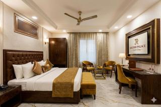 Hotel JP Grand Managed by Travana Stays - 8