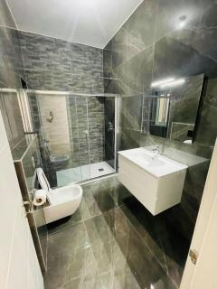 2 Bedroom Apartment 50m from the sea - 6