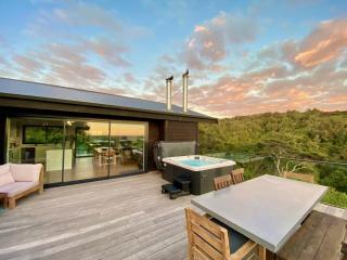 Nestled in Nature 3 Bedroom- Spa Pool & Sauna & Pilates Studio - Raglan - 1