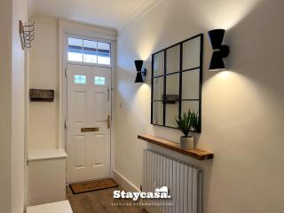 Stylish Interior Cosy Haven - On-Street Parking - 5