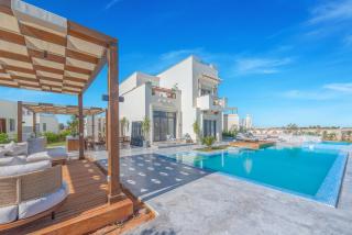 The Azure Waterfront Villa 4BR at Cyan Range ElGouna - 1
