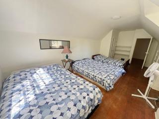 Quiet Garden Suite near YVR Airport with Free Parking - 3
