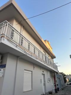 Connie's Seaside 1A - 3