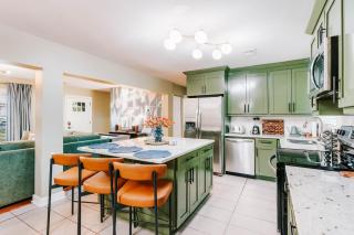 Soulfull ATL Hot Tub Fire Pit 4BR Experience - 7