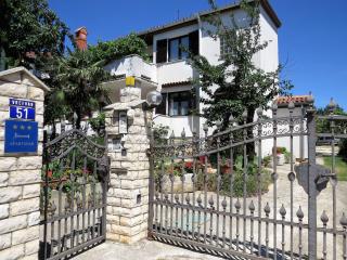 Apartments Mira - Medulin - 0