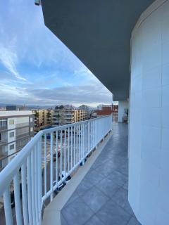 Apartamento con vistas a la Playa con Ascensor y WIFI 9 pax - 6