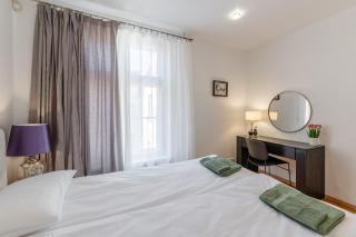 AirHome - Library Apartment - 8