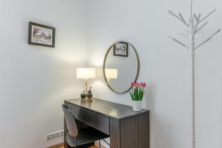 AirHome - Library Apartment - 7