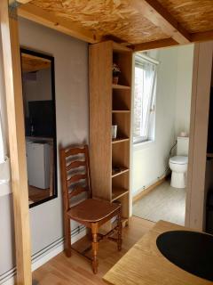 Small student-style studio - 2