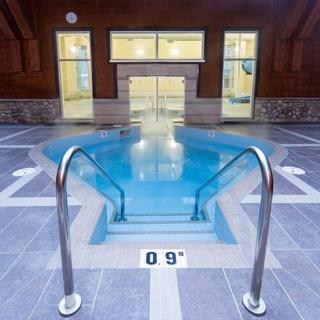 Penthouse with Waterpark Sleeps 8 Spacious Views - 8