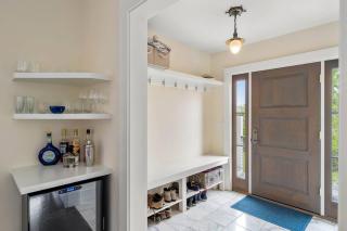 Lanesville 4BR Fully Renovated Home, Oceanfront Deck, Grill, and Outdoor Shower! - 4