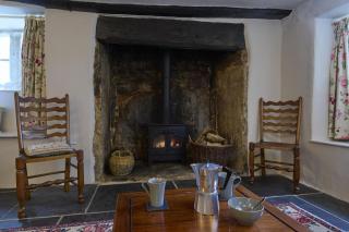 Drewe Arms Church Cottage - 4
