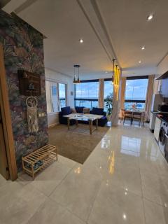 Ocean View, Pool, Modern Comforts Stay Memories - 7