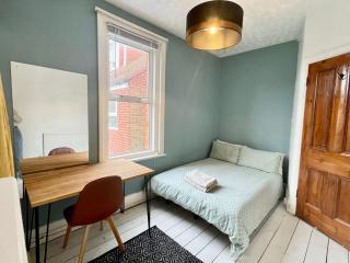 Beautiful house close to beach, Dreamland, station - 8