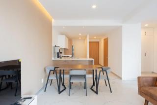 Designer Loft with insane Amenities Gym Cine Spa - 2