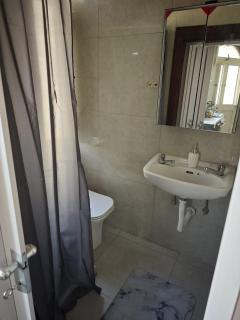 Maltese Sunroom Suite - 8