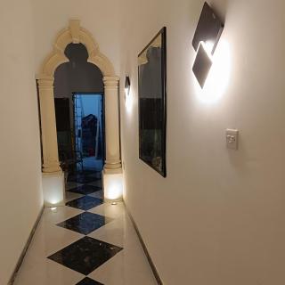Maltese Sunroom Suite - 4